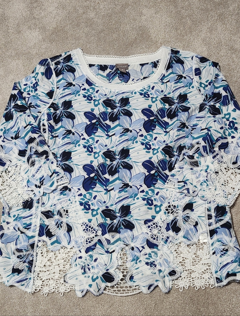 Chico's Floral Lace Trim Blue & White Tunic Top Scalloped Edge Size 3